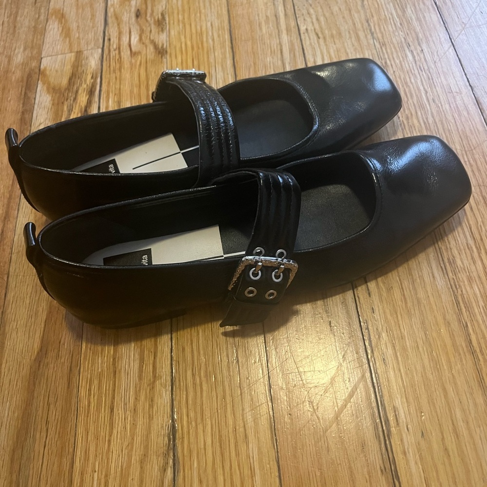 Arora leather ballet flats. Dolce Vita in midnight crinkle. Size 8